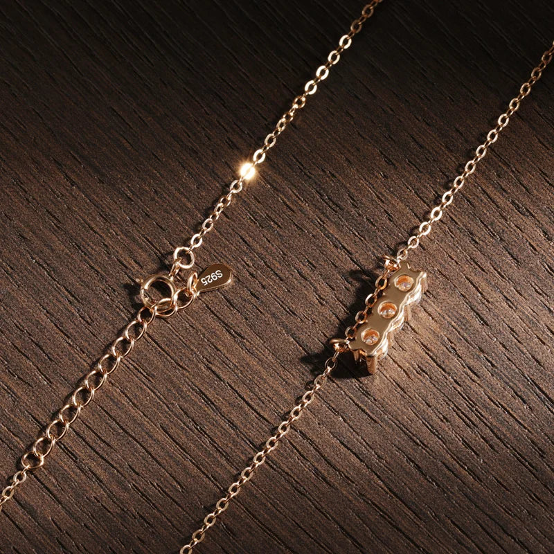 Round Pendant Necklace — 4mm Moissanite, 925 Silver, detail view