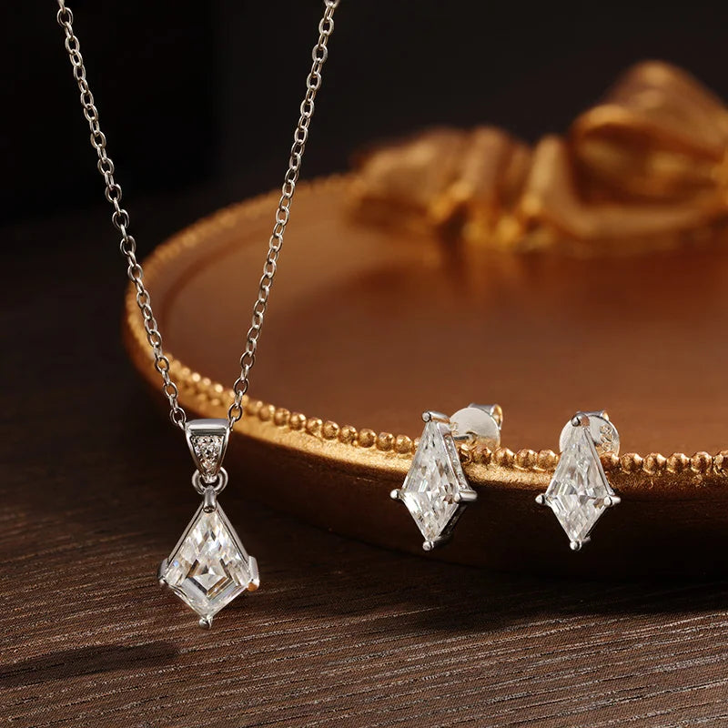 2ct Pendant Necklace — Moissanite, 925 Silver, detail view