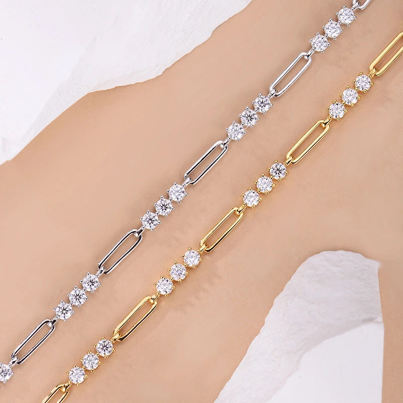 Round Moissanite Bracelet — 925 Silver, detail view