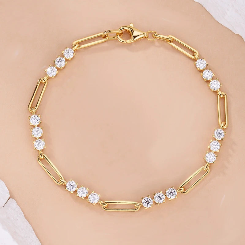 Round Moissanite Bracelet — 925 Silver, detail view