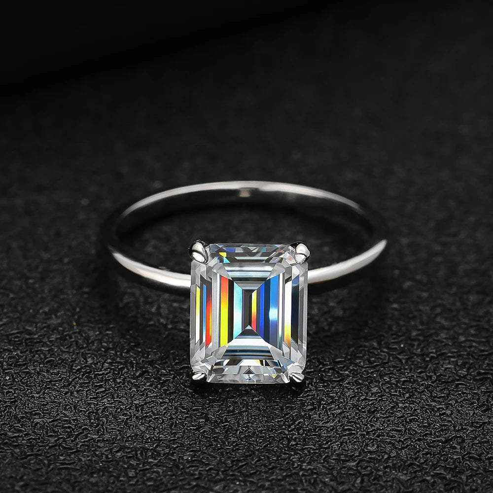 Emerald-Cut Ring — 4ct Moissanite, 925 Silver, detail view