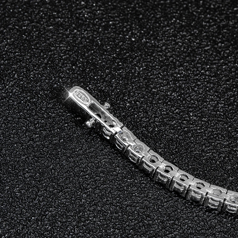 Tennis Bracelet — 3mm Moissanite, 925 Silver, detail view