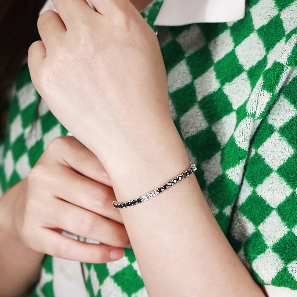 Tennis Bracelet — 3mm Moissanite, 925 Silver, detail view