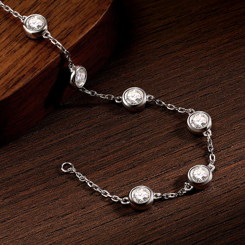 Tennis Bracelet — 4mm Moissanite, 925 Silver, detail view