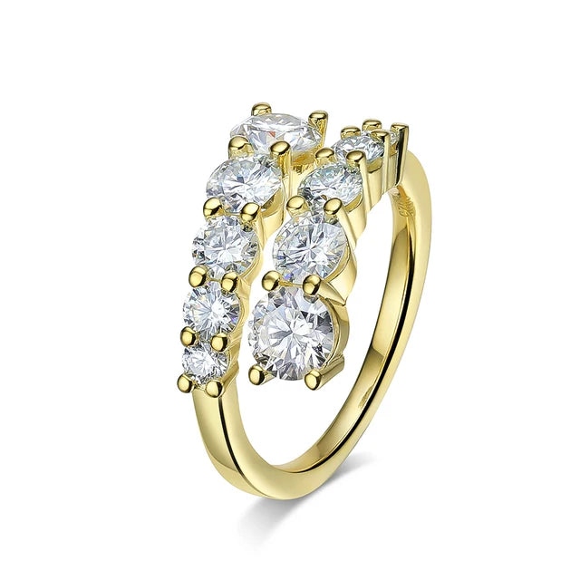 Graduated Stone Ring — Moissanite, 925 Silver, detail view