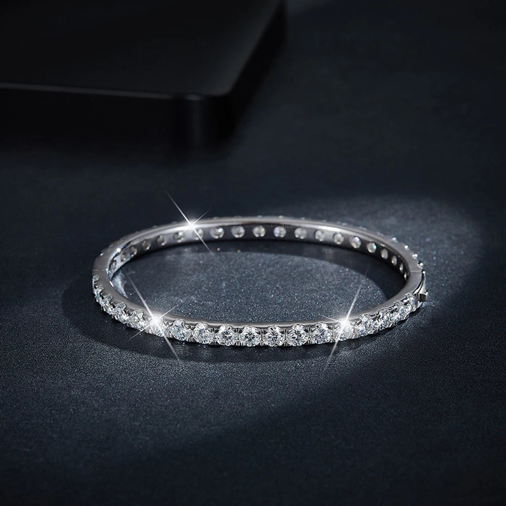 Bangle Bracelet — 4mm Moissanite, 925 Silver, detail view