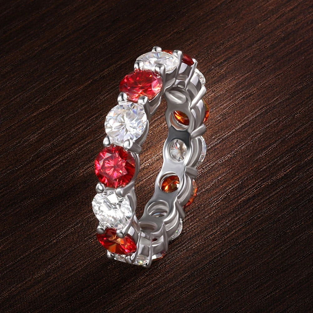 5mm Moissanite Ring — 925 Silver, detail view