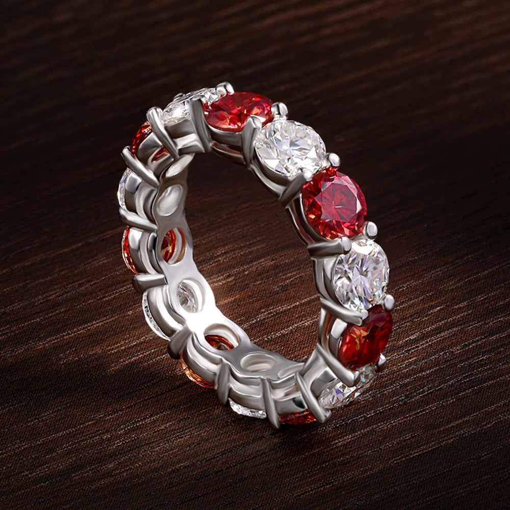 5mm Moissanite Ring — 925 Silver, detail view