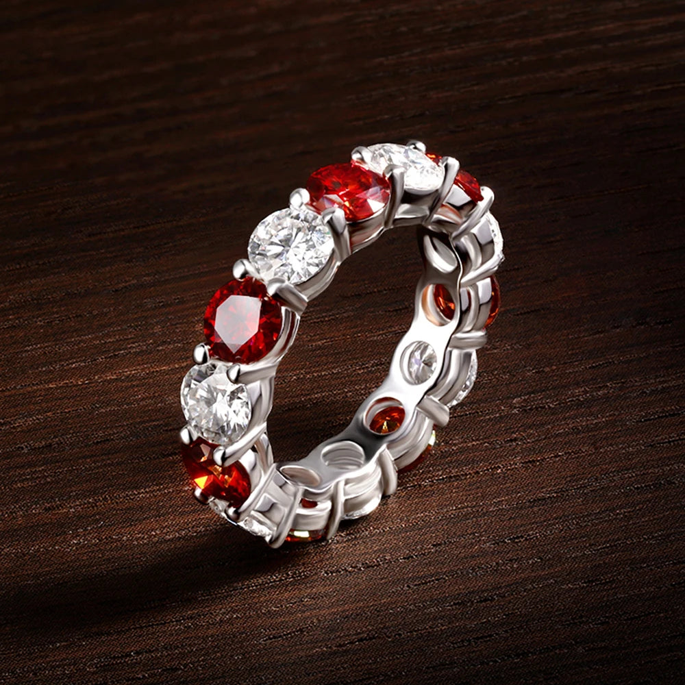 5mm Moissanite Ring — 925 Silver, detail view