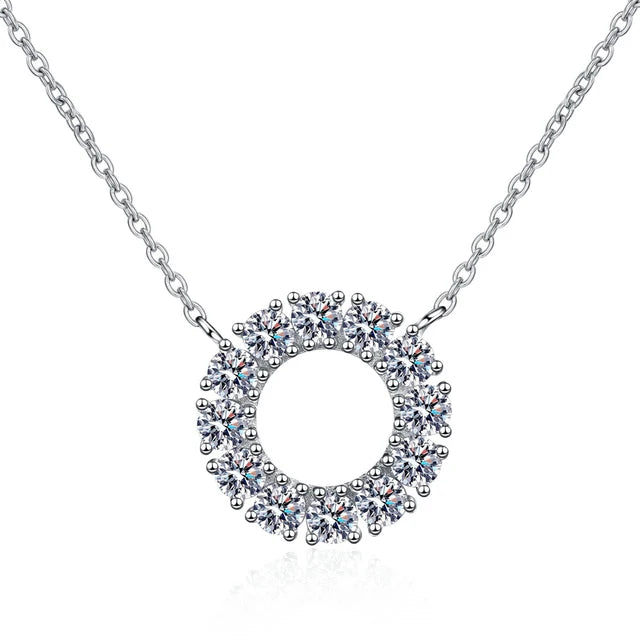 Round Pendant Necklace — 3mm / 4mm Moissanite, 925 Silver, detail view