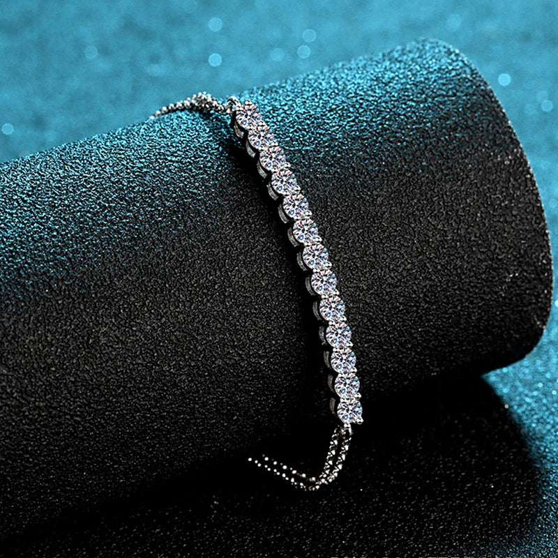 Round-Cut Bracelet — Moissanite, 925 Silver, detail view