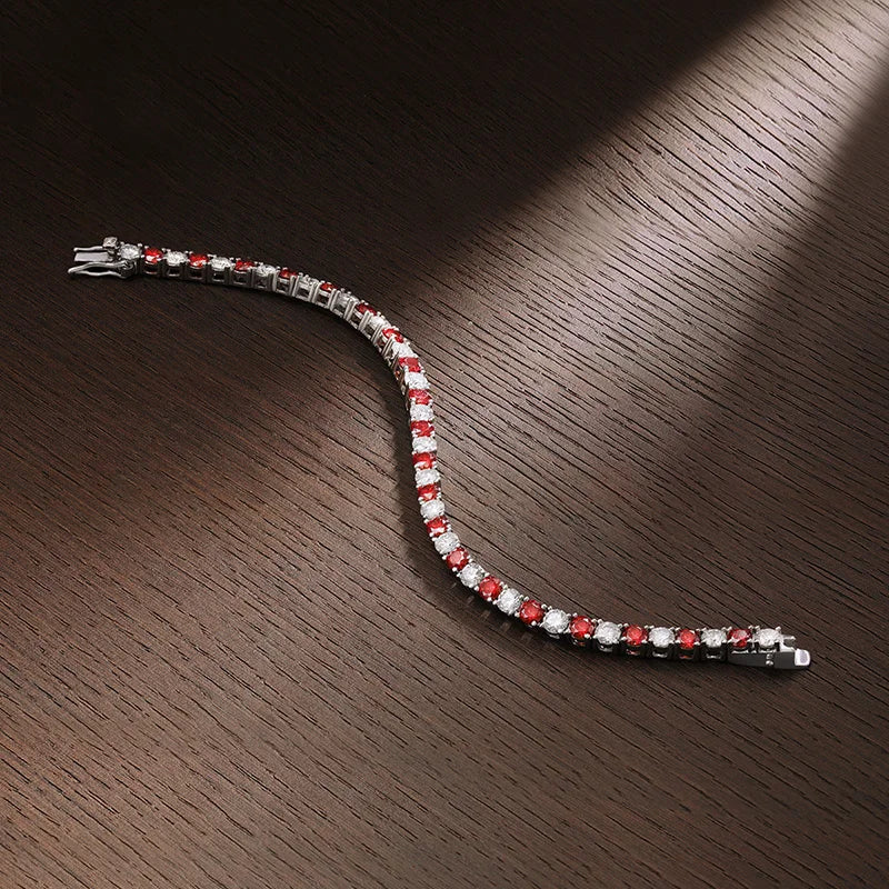 Tennis Bracelet — Round Moissanite, 925 Silver, detail view