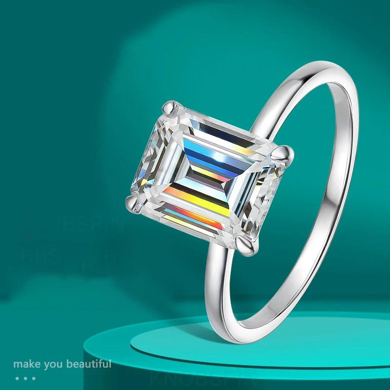 Emerald-Cut Ring — 4ct Moissanite, 925 Silver, detail view