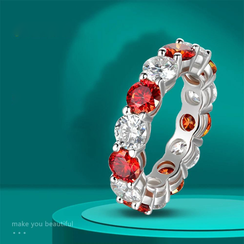 5mm Moissanite Ring — 925 Silver, detail view