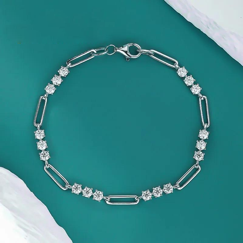 Round Moissanite Bracelet — 925 Silver, detail view
