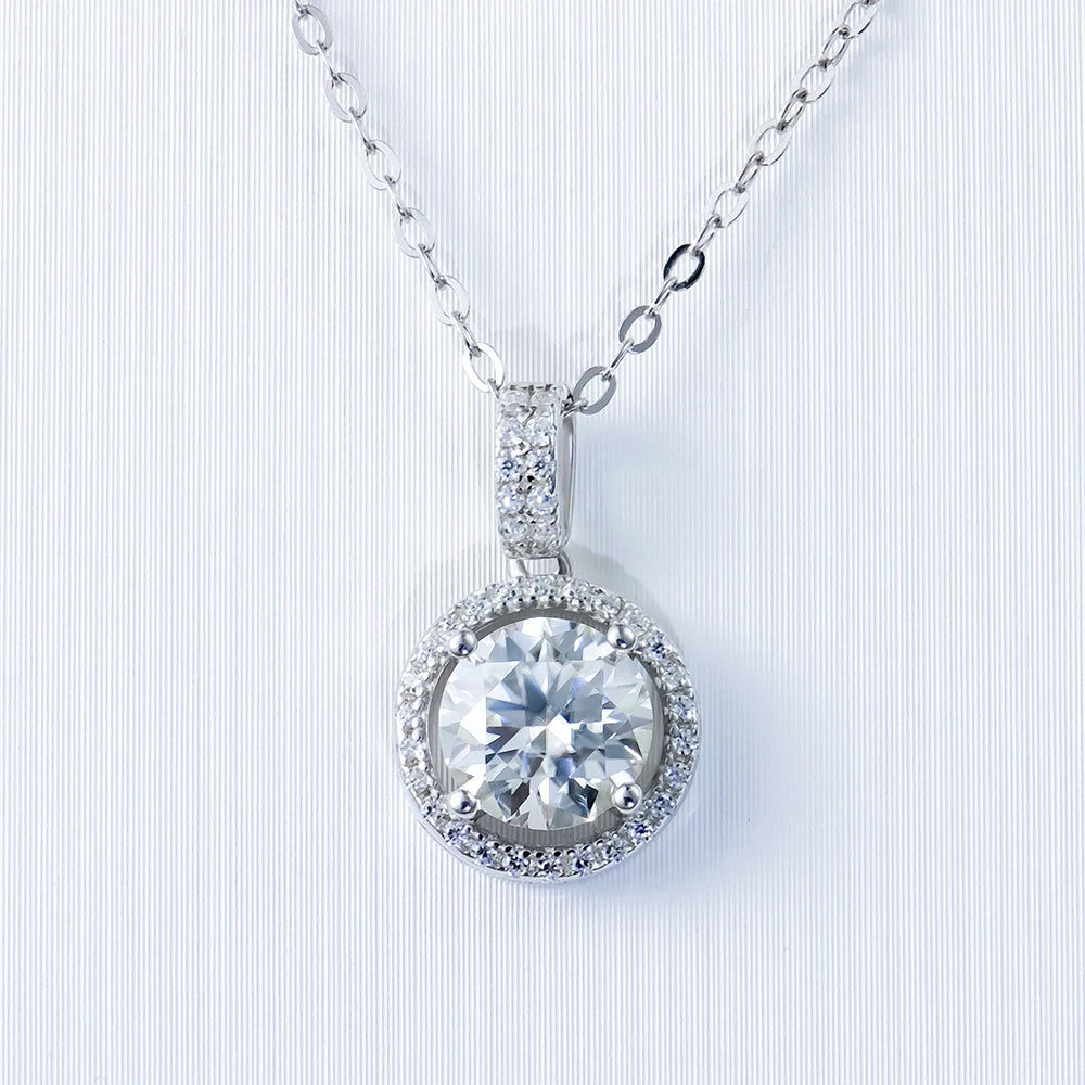 Moissanite Pendant Necklace — 925 Silver, detail view